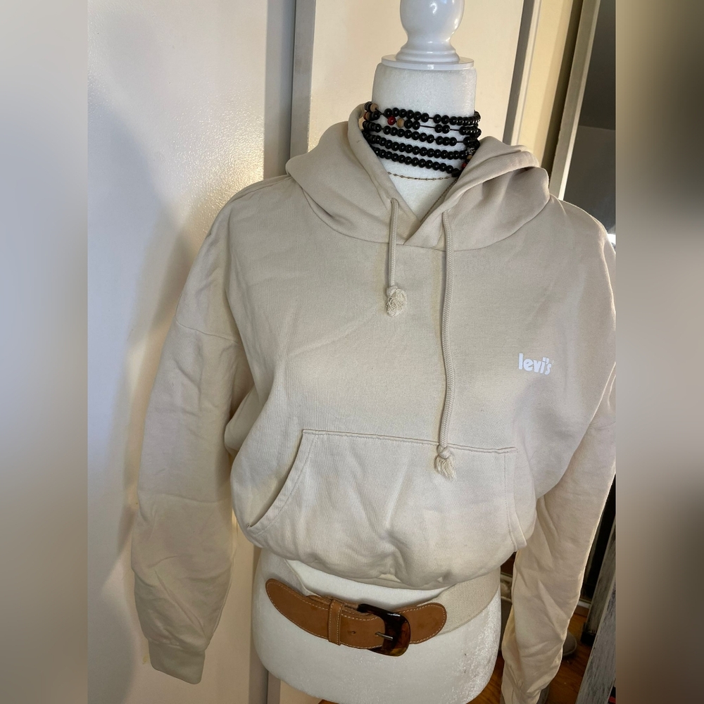 Levis cropped sweatshirt